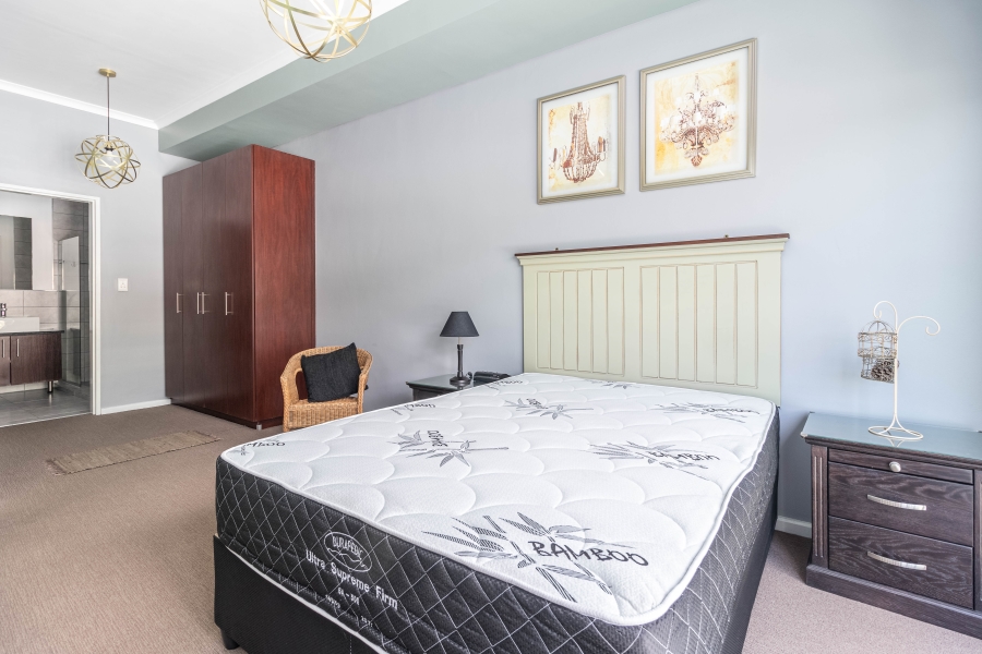 To Let 1 Bedroom Property for Rent in Woodstock Western Cape